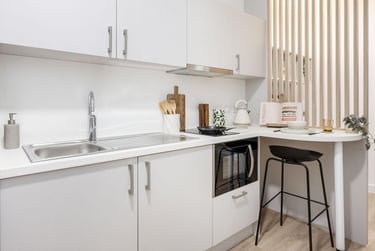 1 bed studio, Oxford Place, Rusholme, Manchester, M145EE - Image 3